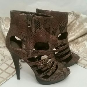 🌞SALE 3/$30🌞 Paprika Snakeskin Ankle Heels 6